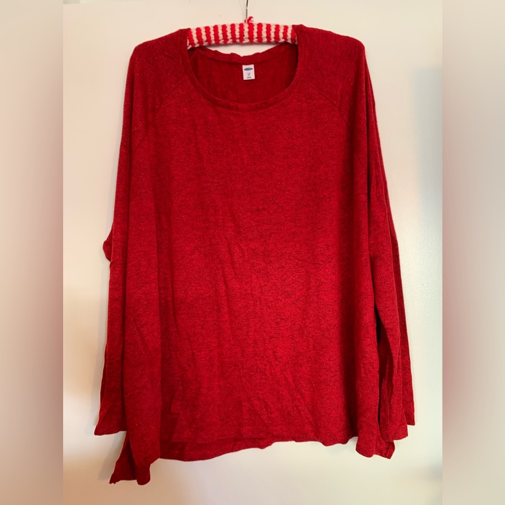 Gently worn red old navy light weight sweater